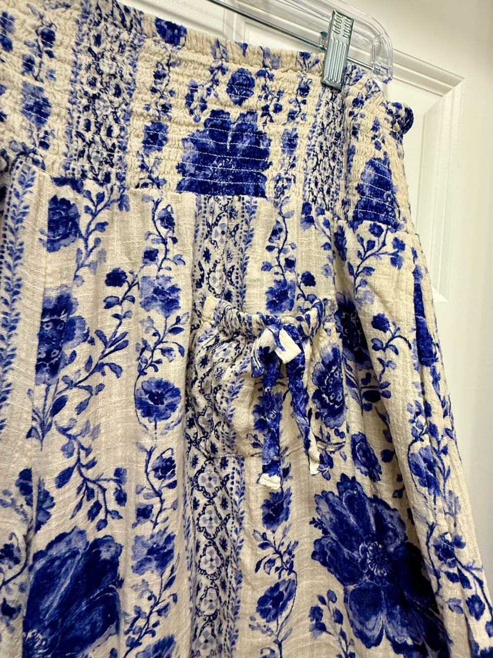 Urban Outfitters - Out From Under Beachy Keen Smocked Wide Leg Crop Pants - Picture 3 of 6